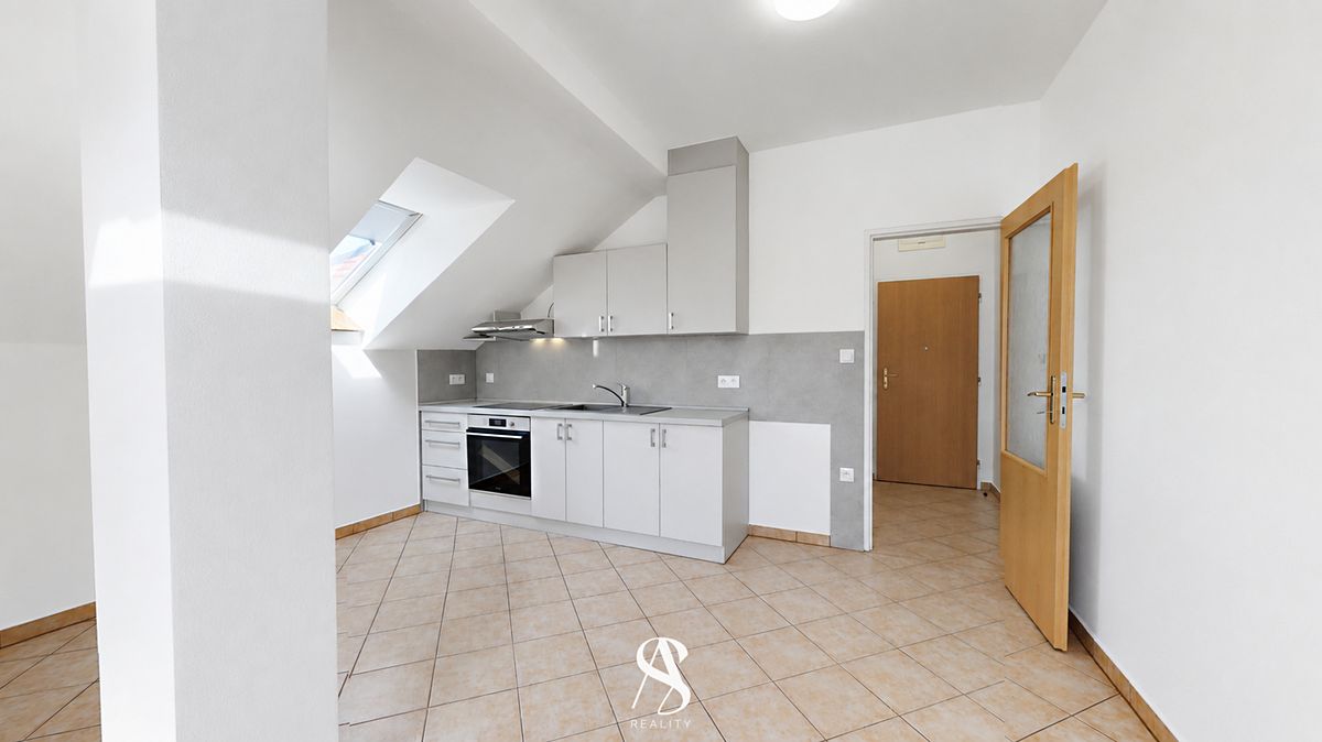 Pronájem bytu 1+kk 28 m²